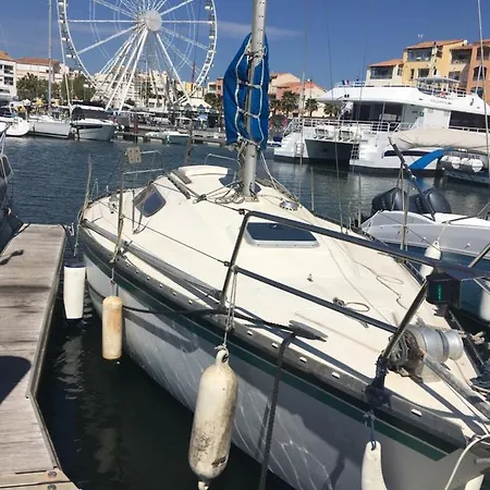 Botel Bateau