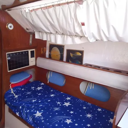 Botel Bateau *