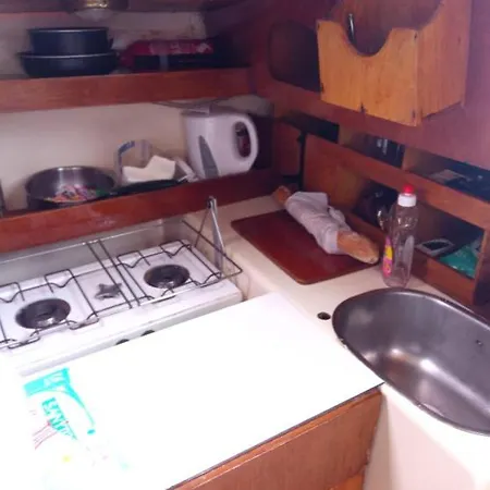 Botel Bateau *